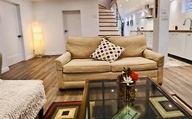 Cosy Apartment At Bossuet Road